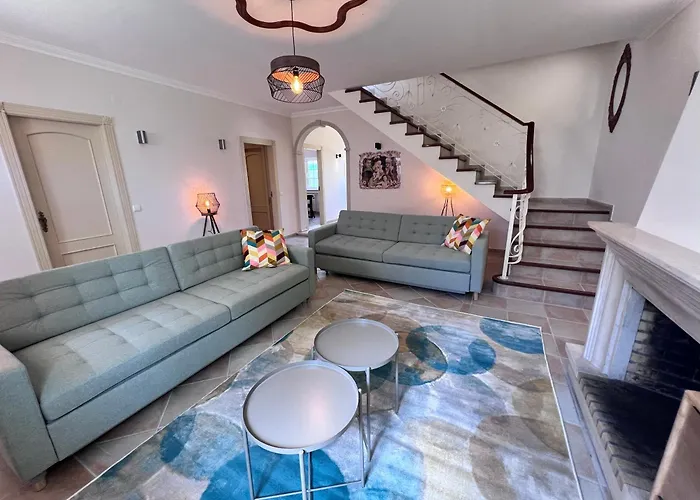 Charming Villa 5 Min From Beach